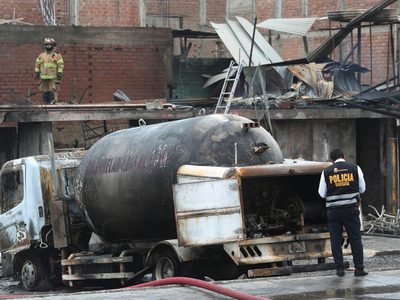 Tragedia en Perú: Cuatro muertos y 49 heridos tras la explosión de un camión de gas
