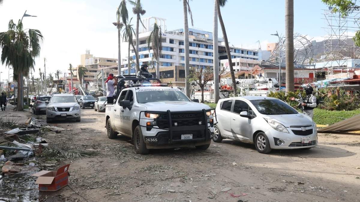 Elementos de seguridad en el puerto guerrerense