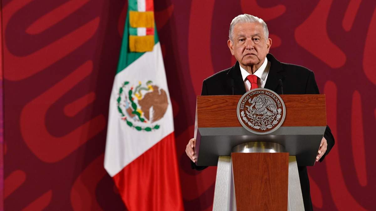 AMLO llamó conservadores a los participantes del Space en Twitter para apoyar a Loret de Mola
