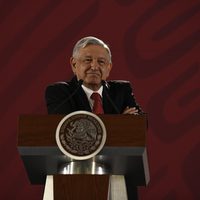 AMLO atribuye a la falta de información que haya defensores del Seguro Popular