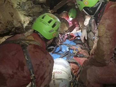 Espeleóloga herida es rescatada en el norte de Italia tras 75 horas atrapada