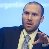 Martín Guzmán se prepara para la llegada del FMI