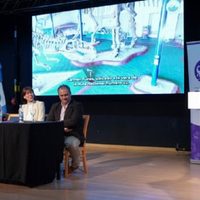 Rolando Figueroa firmó convenios para obras por más de 10.000 millones de pesos