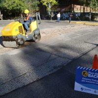 Comenzó el plan de bacheo en los barrios de Neuquén capital