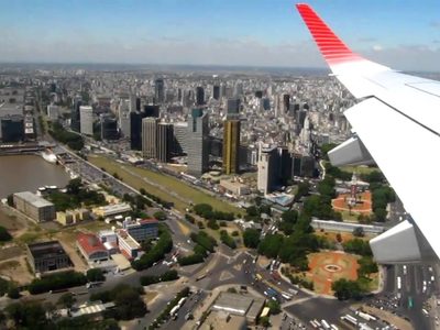 El gobierno nacional planea construir un tranvía entre Aeroparque y Plaza Italia