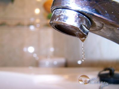 Un sector del barrio Sarmiento de Centenario lleva más de tres días sin agua