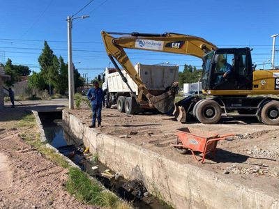 La municipalidad anunció el comienzo del operativo anual de limpieza de canales