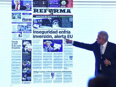 El periodismo vive una etapa vergonzosa, reprocha AMLO