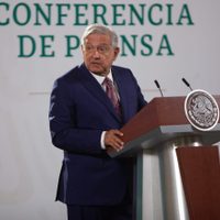 López Obrador elogia la elección por usos y costumbres en Ayutla