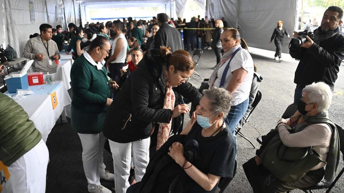 Vacunación en instalaciones de la UNAM