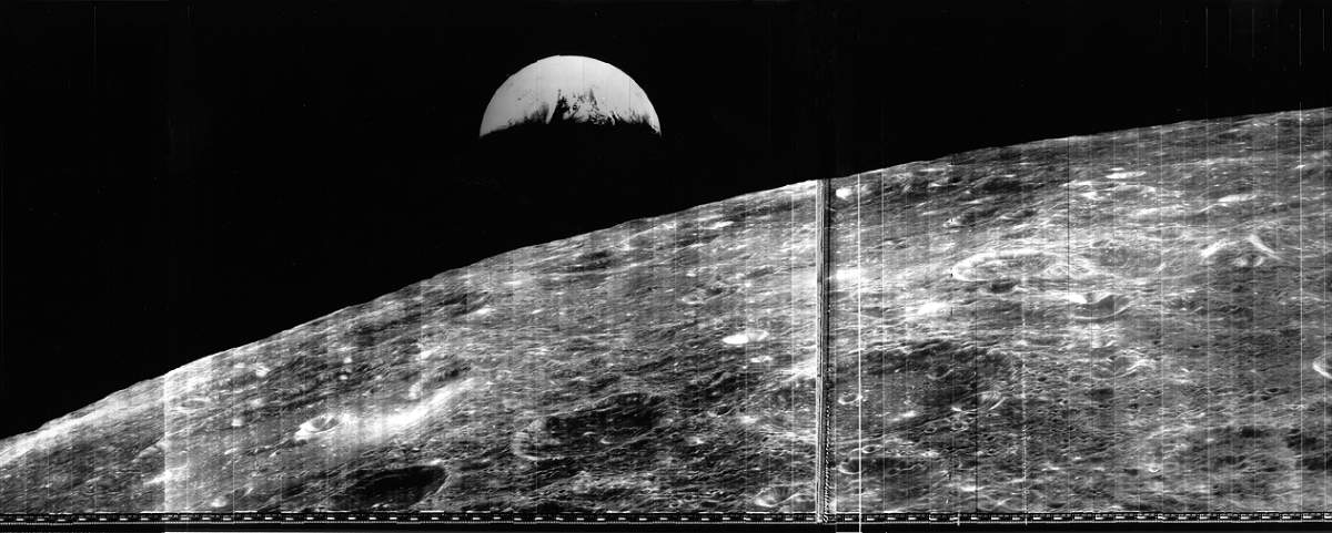 Aquella canica azul en el espacio, como la llamaría Carl Sagan