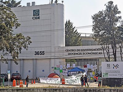 El CIDE se "privatiza"... y ya debe millones en impuestos