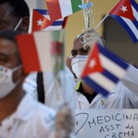 Polémico trato por los médicos cubanos: pago en euros y seguridad laboral