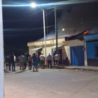 Hombres encapuchados incendiaron cinco casas en Chiapas