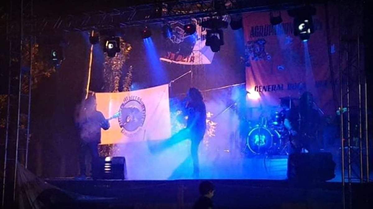 300 personas en Roca y una fiesta confusa. Fuente: (Twitter)