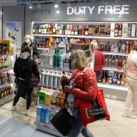 El BCRA restringió las cuotas a la hora de comprar en los duty free