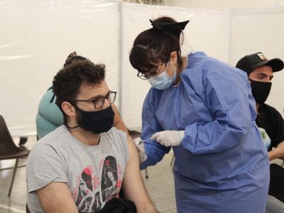 Más vacunas para Neuquén: este miércoles llegan segundas dosis de AstraZeneca a la provincia