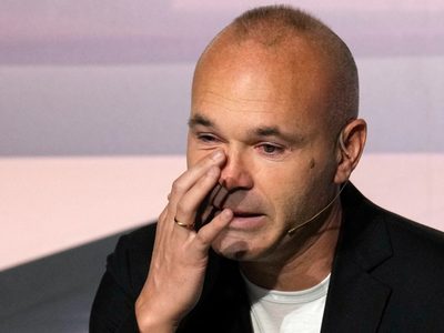 “Nunca lo imaginé”: Andrés Iniesta anunció su retiro del fútbol entre lágrimas