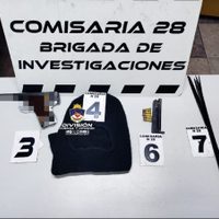 Por un alerta en el grupo de WhatsApp de vecinos, la policía logró detener a tres sujetos en Villa La Angostura
