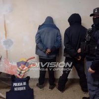 Tres delincuentes fueron detenidos por robar en una casa
