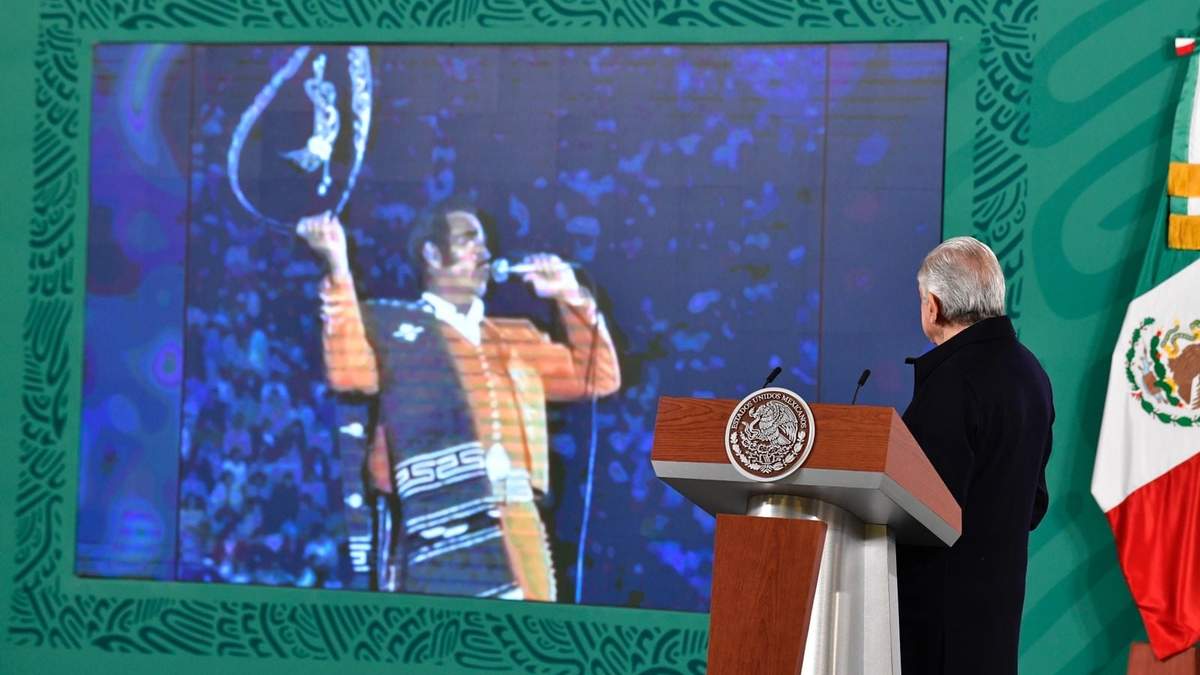 AMLO inició su conferencia recordando al fallecido Vicente Ferández