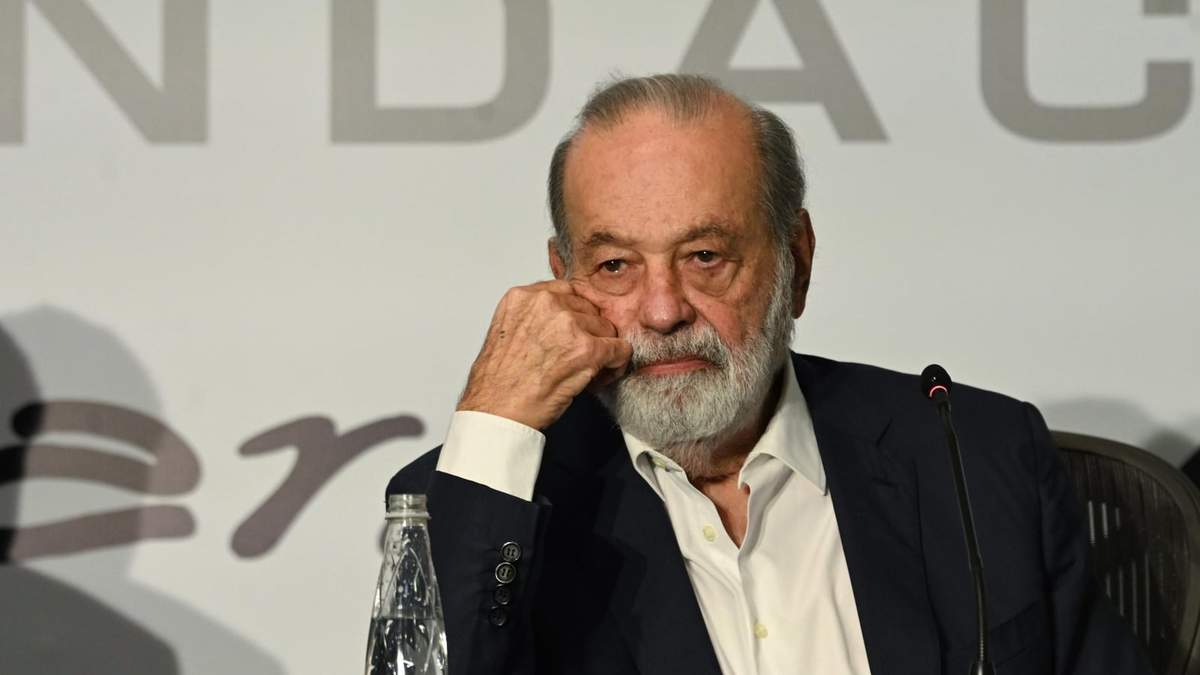 El empresario Carlos Slim en conferencia de prensa