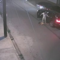 Detienen a sujeto que insultó y golpeó a su expareja hasta dejarla inconsciente en Saltillo (Video)