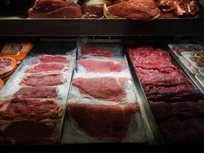 Mexicanos consumirán menos carne en 2026 por alza de precios