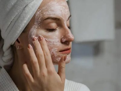 El tratamiento de belleza de las abuelas: hacete esta mascarilla casera para tu piel con 1 ingrediente muy poderoso