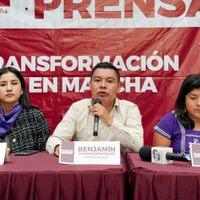 Tunden a líder de Morena en Oaxaca por llamar a "festejar" en el 8M (Video)