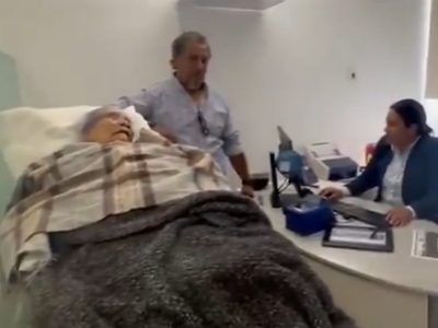 Mujer de 96 años es obligada a acudir en camilla a una sucursal de BBVA (Video)