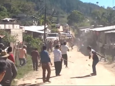 Organización armada retiene a 40 personas en Altamirano, Chiapas
