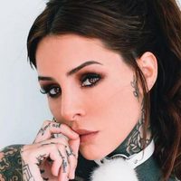 "¡Un tatuaje ahí!" Cande Tinelli como vino al mundo, no llegó a cubrirse y ¡se vio!