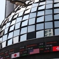 La BMV registra un máximo histórico y el peso gana terreno ante el dólar