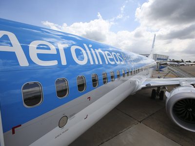 Aerolíneas Argentinas: así quedó la programación de vuelos regulares de este mes