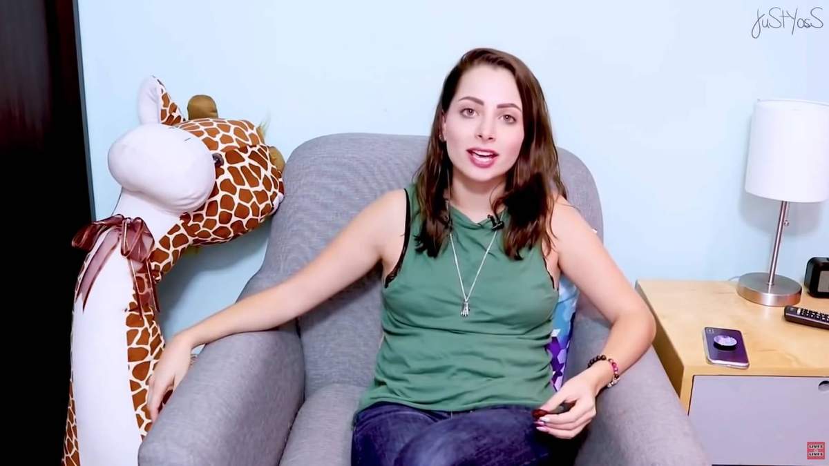 Yoseline en el video "Patética generación"