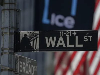 Moody's rebaja el rating de diez pequeños bancos de EU y pone en revisión el de otros seis mayores