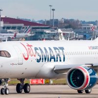 Caos en Ezeiza: JetSmart suspendió un vuelo a Neuquén por una falla técnica