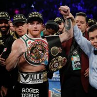 "Canelo" Álvarez, nuevo campeón mundial de los pesos medianos; derrota a Golovkin