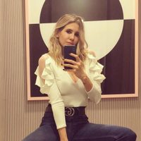 Se adelantó a la primavera: el look con hombro descubierto de Guillermina Valdés que encantó la web