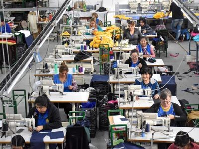 Trabajadoras textiles de Neuquén reclaman al gobierno que cumpla el acuerdo firmado hace 7 años