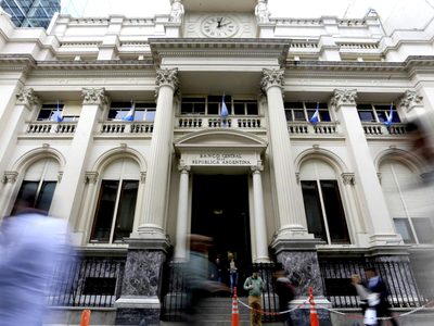 Proponen crear una “CONADEX” para investigar "qué se hizo con los fondos de la deuda externa”