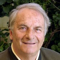 Muere el escritor francés Dominique Lapierre, autor de La ciudad de la alegría, a los 91 años