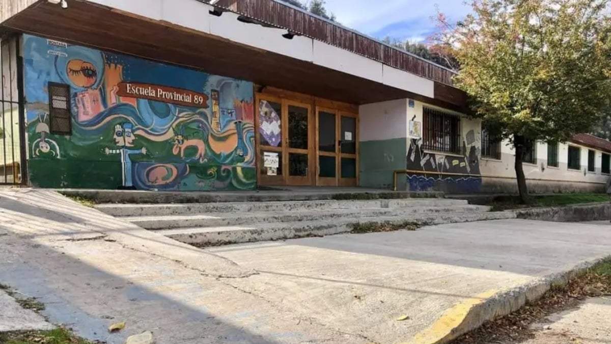 Escuela 89 de San Martín de los Andes. Fuente: (Facebook)