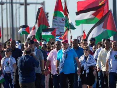 Miles de personas en Cuba, sobre todo jóvenes, participan en marcha propalestina