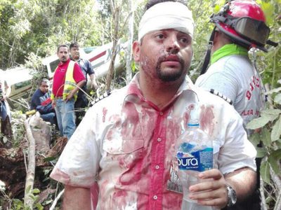 Ahora se desploma avioneta en Playa del Carmen; sobreviven piloto y cuatro turistas británicos