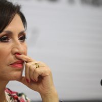 Nuevo revés a Robles: juez desecha demanda de amparo contra juicio político