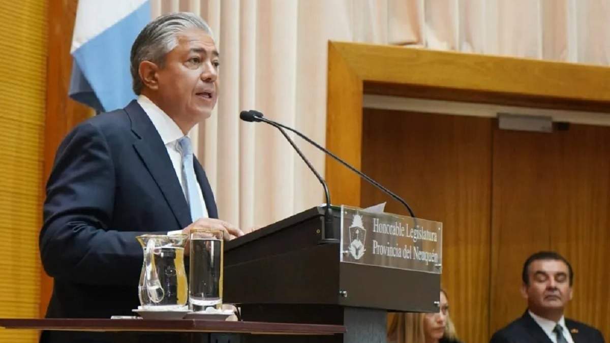El gobernador Rolando Figueroa durante su discurso de inauguración de las sesiones legislativas 2025. Fuente (Neuquén Informa)