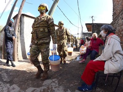 Héroes anónimos en alerta: detectan el primer posible contagio dentro del Ejército Argentino