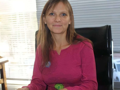Primeros Pinos: Belén Aragón respondió al guía que denunció irregularidades en la contratación de UTE
